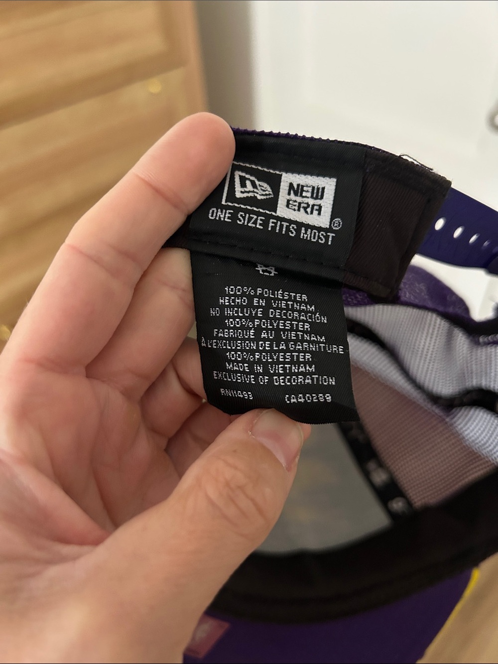 NWOT New Era LA Lakers Snap Back Hat. One size. Excellent condition. - Picture 4 of 4